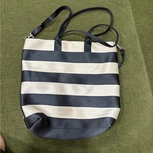 Harvey's Streamline Tote Bag Black and White Stripe Zipped Bag Seatbelt